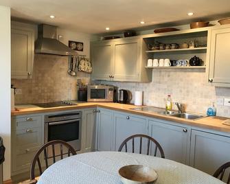 Beautiful converted croft house with stunning views - Isle of Skye - Küche