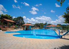 阿拉拉斯農場飯店 - 福莫薩 - 游泳池