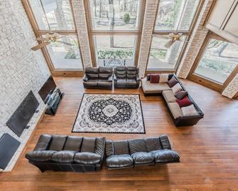 Giant house near Frisco and Prosper - Prosper - Living room