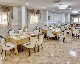 Royal Hotel Sharjah - Sharjah - Restaurant