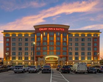Drury Inn & Suites Fort Myers Airport FGCU - פורט מאיירס - בניין