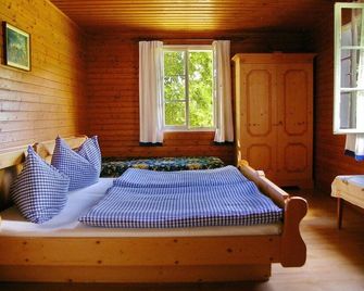 Vacation apartment in peaceful farm with garden - Döbriach - Chambre