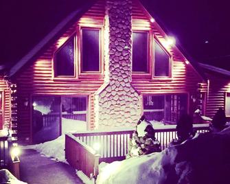 Beautiful Log Cabin in The Hideout - Lake Ariel - Building