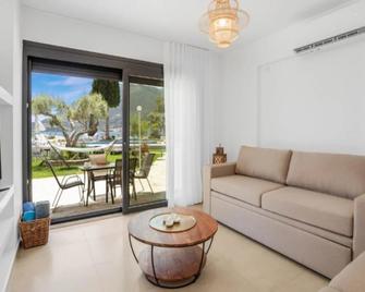 Agnadi Suites - Episkopos - Sala de estar