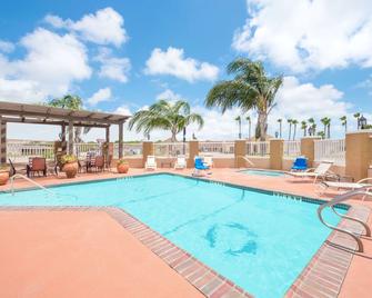 Microtel Inn & Suites by Wyndham Aransas Pass/Corpus Christi - Aransas Pass - Pool