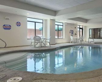 Comfort Inn & Suites Frisco East - Mckinney - Frisco - Piscina