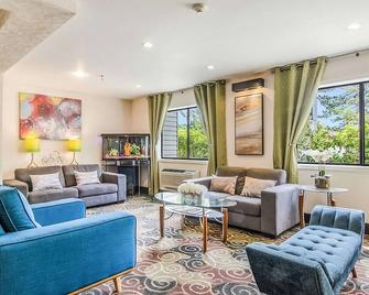 Guesthouse Poulsbo Vacation! With Free Parking And Breakfast, Pets Are Welcome! - Poulsbo - Sala de estar
