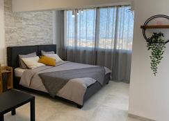 בית הארחה מאיה עם נוף פנורמי לים ולעיר - חיפה - חדר שינה