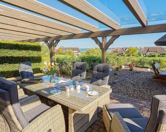Reethaus Zickersche Berge - WG 02 mit Kamin und Terrasse - Gager - Patio