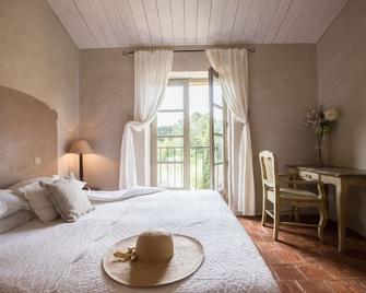 Self catering room in a large Mas - Aigaliers - Habitación