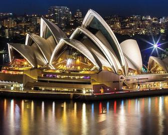 2 Bedroom Modern Suite at Waterloo Sydney - Sydney