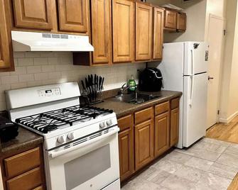 Private & Spacious Studio 5min from downtown & close to lower Manhattan - Brooklyn - Cocina