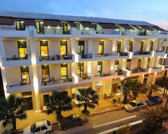 Hotel & Spa Kentrikon - Loutra Edipsou - Edificio
