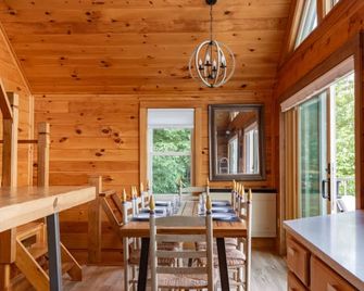 Red Cedar Haven in Sidney - Augusta - Dining room
