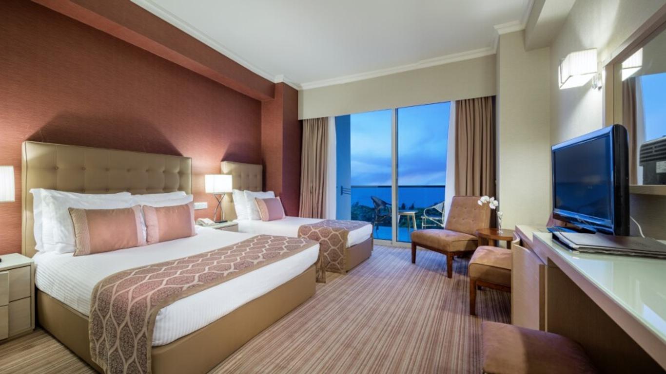 Acapulco Resort Convention Spa Hotel