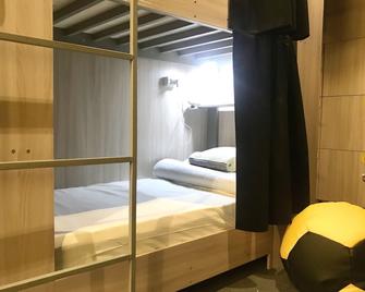 Yellow Park Hostel - Almatı - Yatak Odası