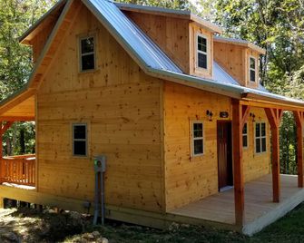 The Genoa - An Amish Built Deluxe Cabin - Genoa - Building