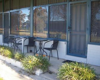 Holbrook Settlers Motel - Holbrook - Binnenhof
