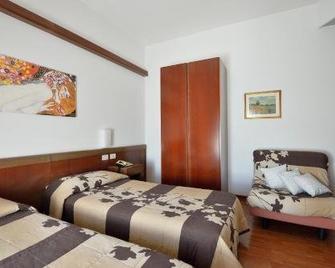 Hotel Italia - Monfalcone - Schlafzimmer