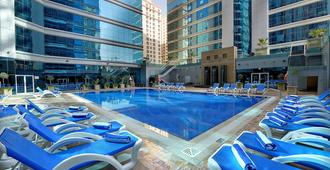 هوتل غايا جراند - دبي - حوض السباحة