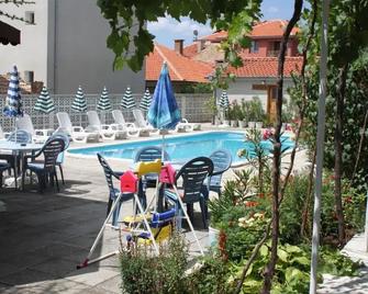Family Hotel Chris - Sveti Vlas - Zwembad