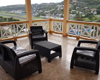 صن بيرست أبارتمنتس - Arnos Vale - شرفة