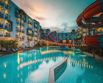 Astara Hotel Balikpapan - Balikpapan - Uima-allas