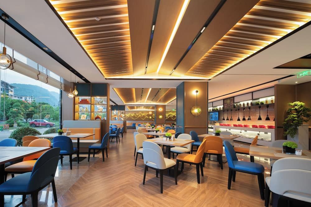 هامبتون باي هيلتون تشانغ جياجي ناشونال فوريست بارك - تشانغجياجيه - مطعم