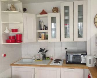 Studio near center and Canal du Midi, private parking, terrace overlooking garden - Toulouse
