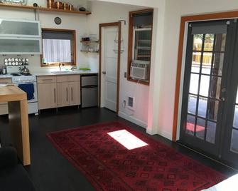 282: Tiny House, Heart Of Missoula - Missoula - Cocina
