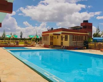 The Lukenya Resort - Athi River - Piscina