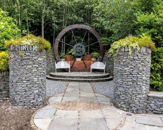 Killarney Heights Hotel - Killarney - Patio