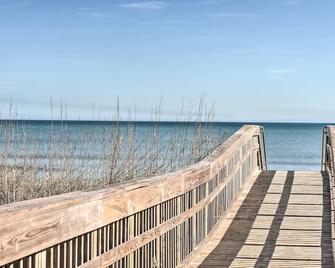Florida Condo with Pool and Tennis Walk to Beach! - Fernandina Beach - Plaj