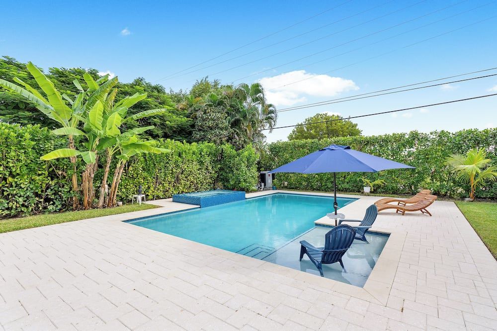 Charming 3-bedroom house in West Palm Beach with Pool and Hottub - West Palm Beach - Piscina