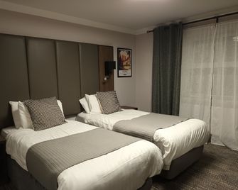 Corn Mill Lodge Hotel - Leeds - Bedroom