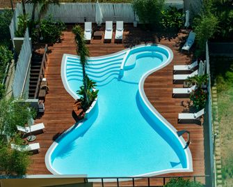 Hi Hotel Bari - Bari - Svømmebasseng