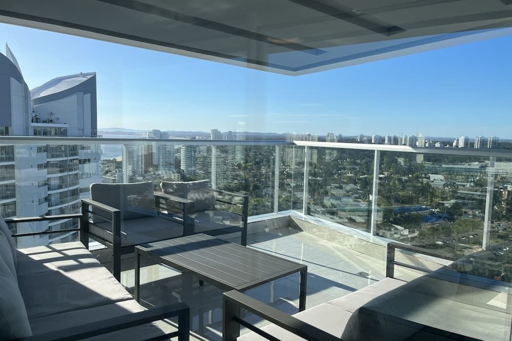 New Penthouse with Ocean View - بونتا ديل إست - شرفة
