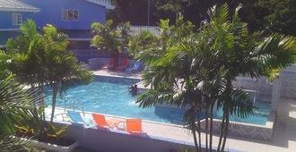 Green Palm Boutique Hotel - Scarborough - Pool
