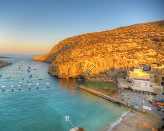 Saint Patrick's Hotel - Xlendi