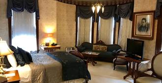 The Redstone Inn and Suites - Dubuque - Yatak Odası