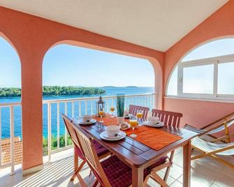 Apartments Zaknic - Blato - Балкон