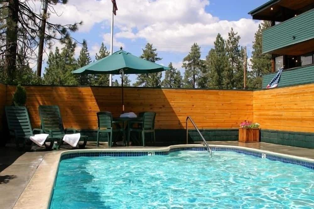 Snow Lake Lodge - ביג בר לייק - בריכה