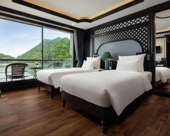 Doris Cruise - Ha Long