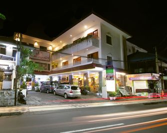 Hotel Karthi - Kuta - Edificio