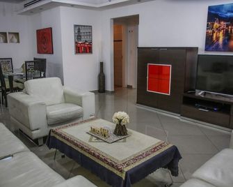 Exceptional - new apartment 120M -4. 5 rooms - sea view - Ashdod - Salon