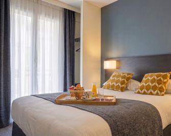 Hôtel Des Quatrans - Caen - Bedroom