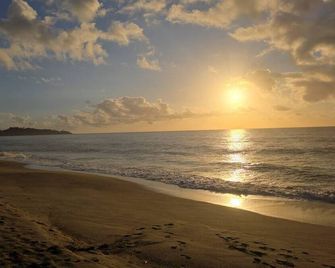 Montes Vacation Home - Maunabo - Playa