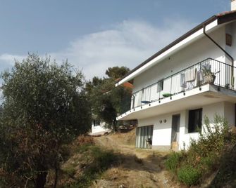 B&B L'Intrigante - Seborga - Edificio