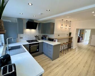 Deluxe Double Room in Inverness City - Inverness - Kitchen