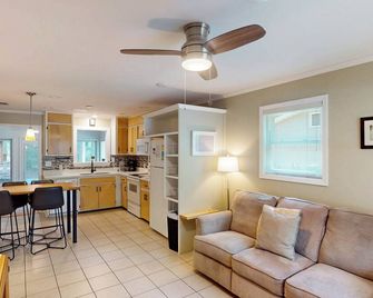 Beachy Sisters A - Jekyll Island